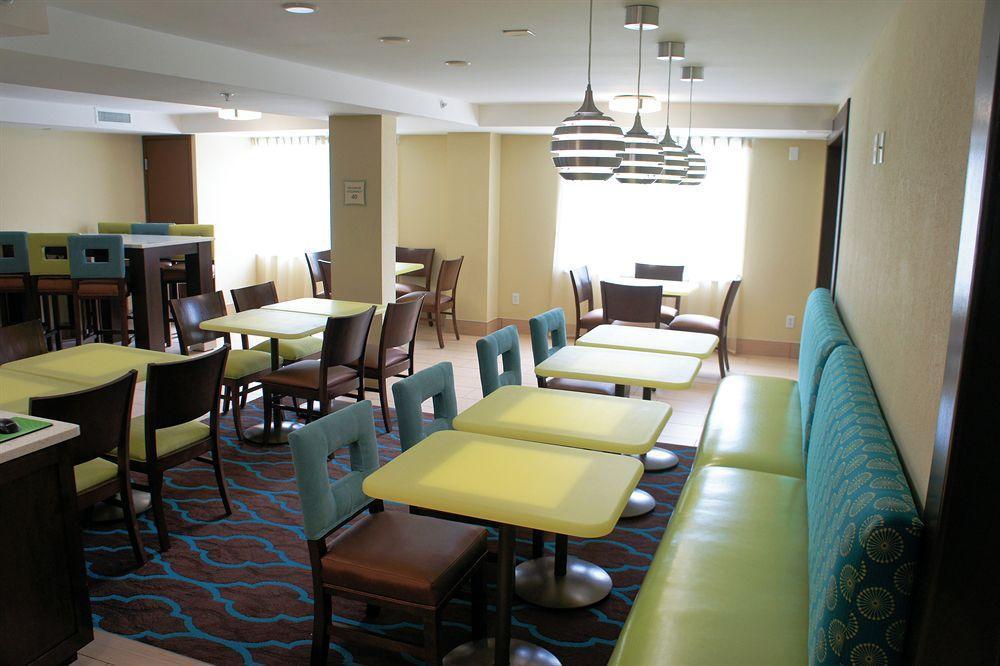 La Quinta By Wyndham Knoxville Central Papermill Exterior photo